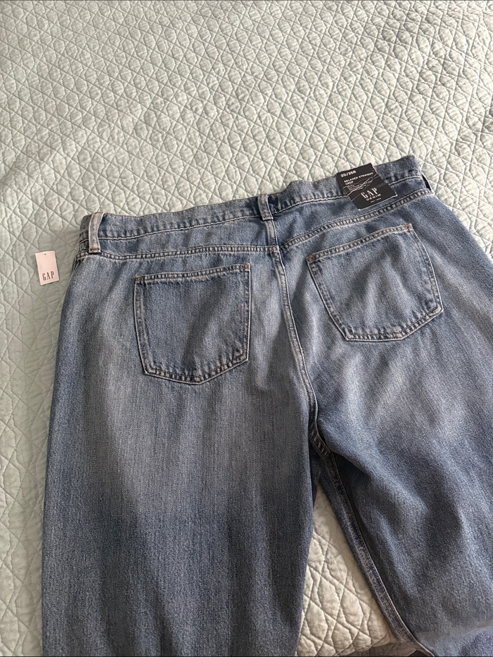 GAP Women’s Washed Relaxed Straight Crop - Picture 4 of 4